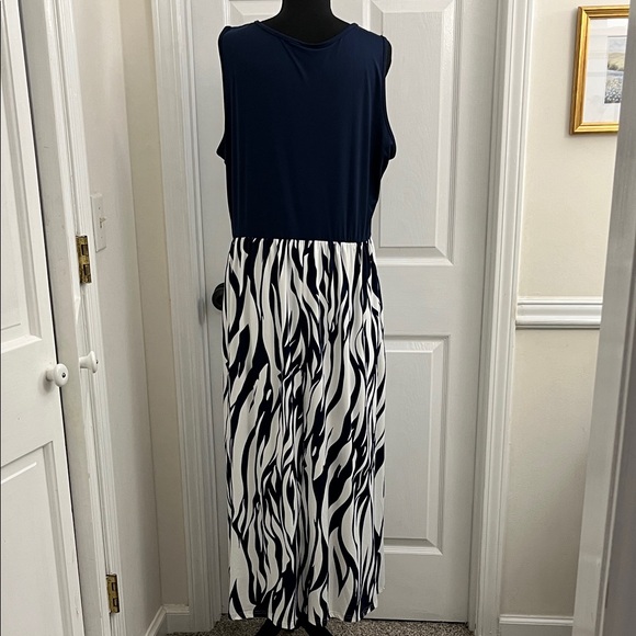 Amazon Women's Navy and White Maxi Dress - Picture 4 of 4